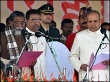 'ग़लती' से वोट डाला, सरकार अल्पमत में आई 'ग़लती' से वोट डाला, सरकार अल्पमत में आई