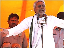 कथित फ़ोन टैपिंग मामले पर विपक्ष नाराज़ कथित फ़ोन टैपिंग मामले पर विपक्ष नाराज़