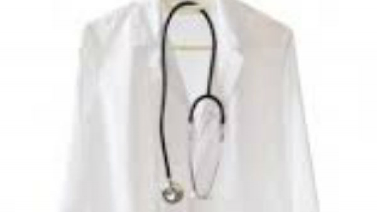 तो क्या अब सफेद कोट में नहीं दिखेंगे डॉक्टर्स? Ban Indian doctors