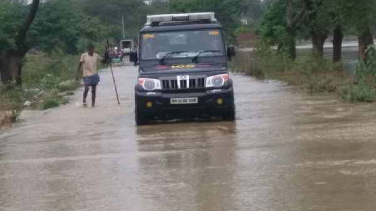 लेहड़िया की स्थिति भयावह, चारों तरफ से कटा रास्ता