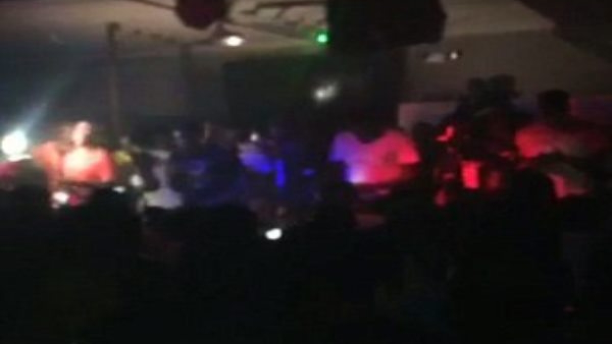 अमेरिका के नाइट क्लब में गोलीबारी, 17 घायल अमेरिका के नाइट क्लब में गोलीबारी, 17 घायल