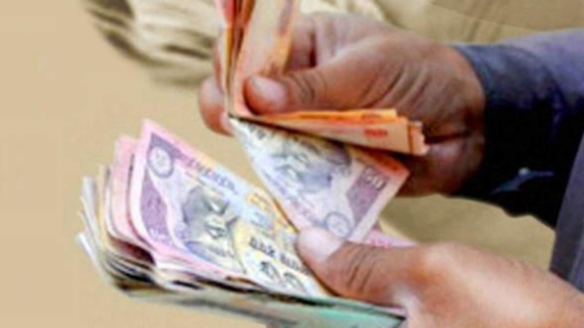 Fact Check: Is RBI Planning to Scrap Old Notes of Rs 100, 10 And 5? Here is the Truth Fact Check: Is RBI Planning to Scrap Old Notes of Rs 100, 10 And 5? Here is the Truth