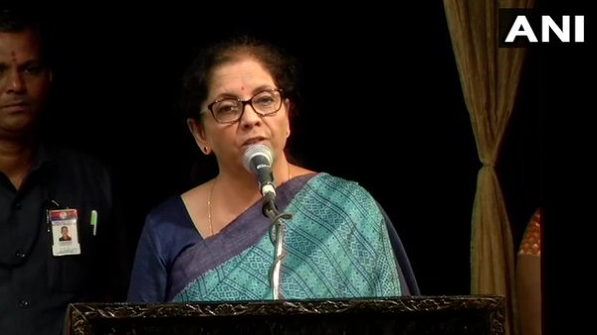 हम नागरिकता छीन नहीं रहे बल्कि दे रहे हैं: सीतारमण