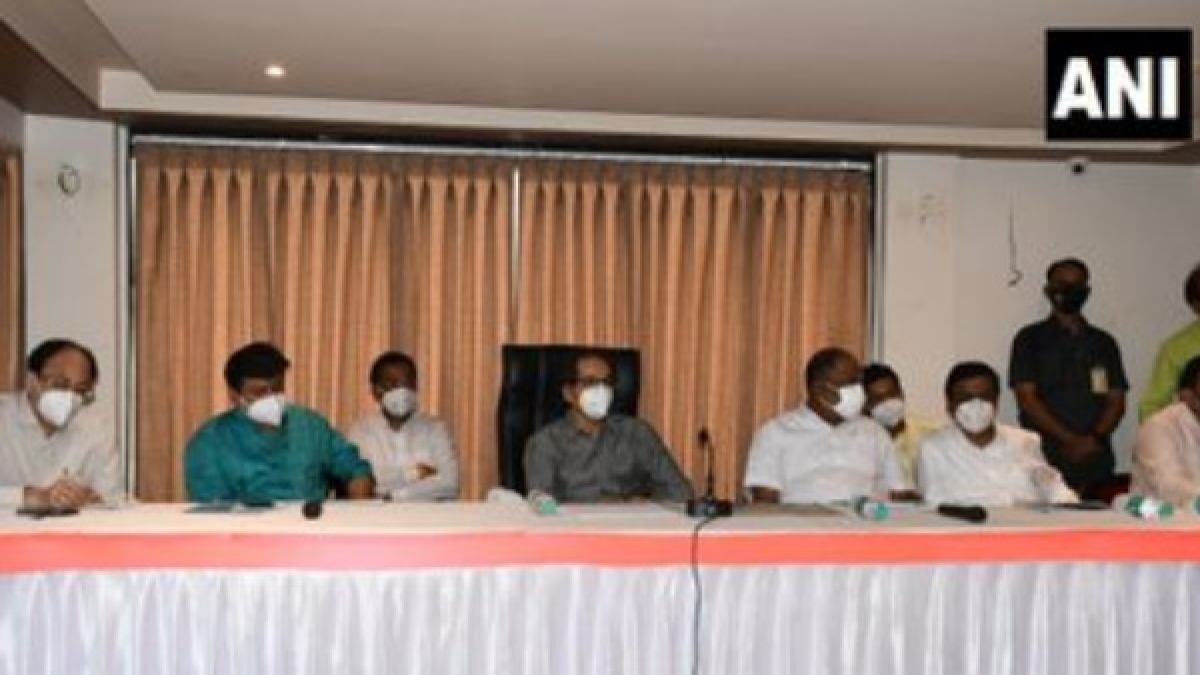 उद्धव ठाकरे ने की अधिकारियों संग बैठक