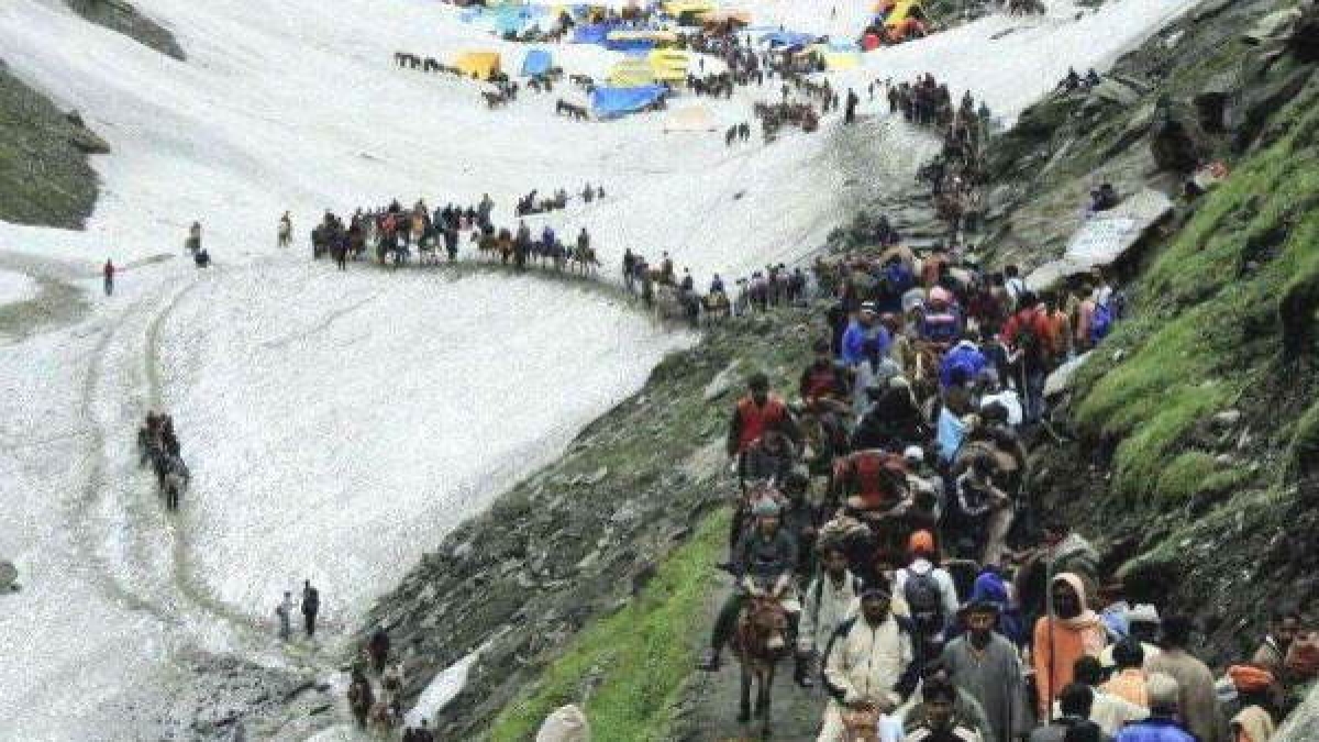 Amarnath yatra temporarily stopped in view of cloudburst incident Amarnath yatra temporarily stopped in view of cloudburst incident