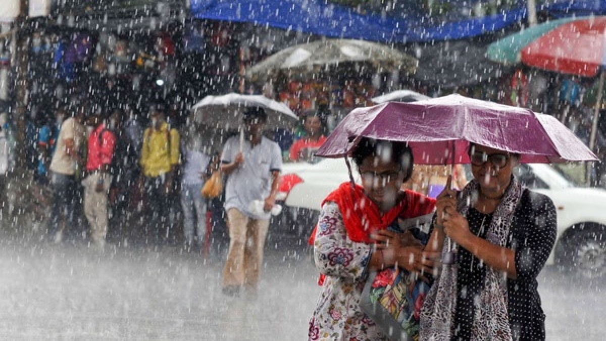 Thunderstorms with light to moderate intensity rain over isolated places Delhi NCR during next 2 hours: IMD Thunderstorms with light to moderate intensity rain over isolated places Delhi NCR during next 2 hours: IMD