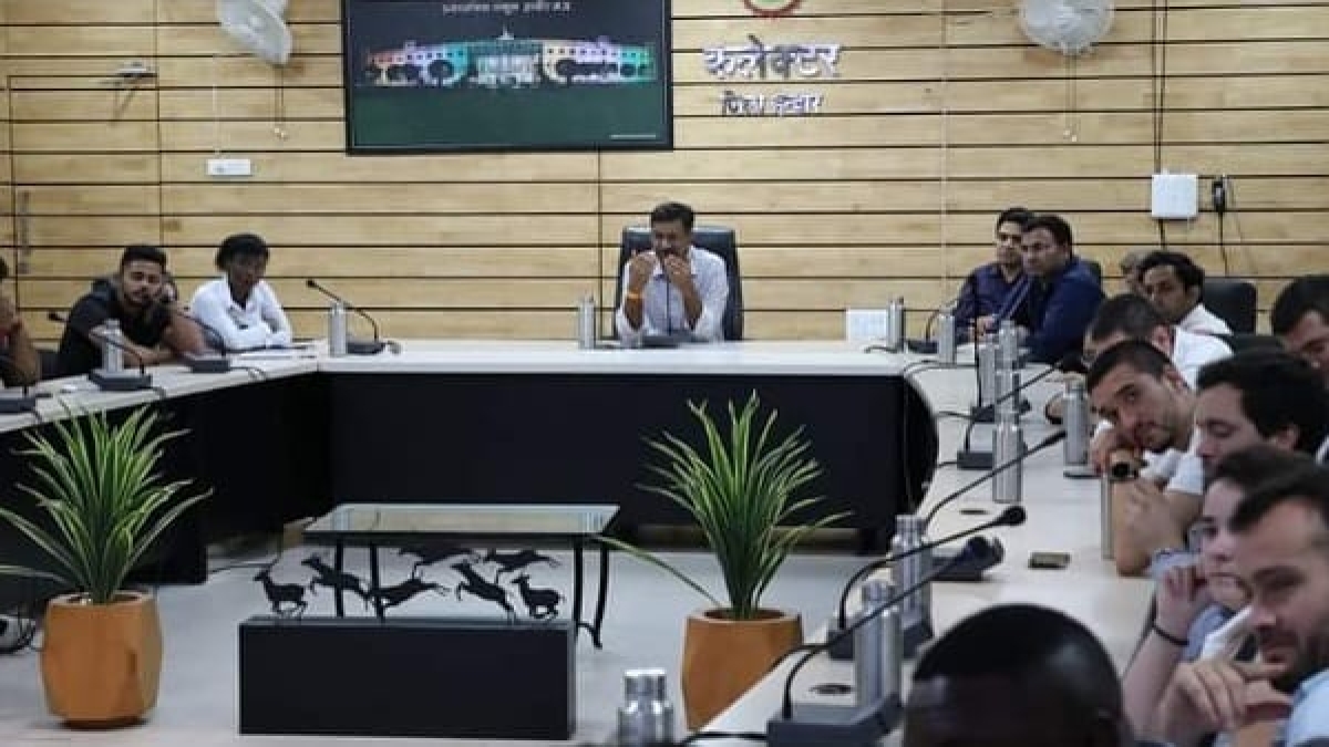 ट्रेंचिंग ग्राउंड पर देखी रिसाइकलिंग व्यवस्था