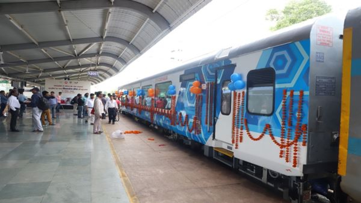 विस्टाडोम से लैस हुई जनशताब्दी एक्सप्रेस