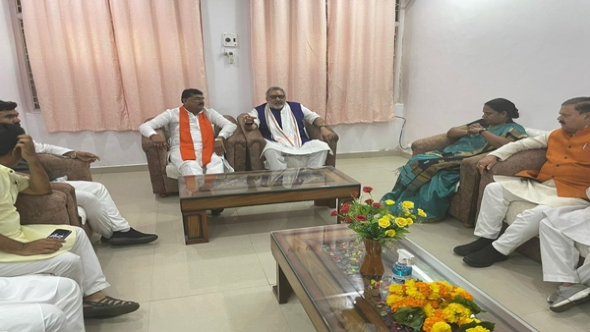 मुझे दो गाली, संस्कृति को नहीं