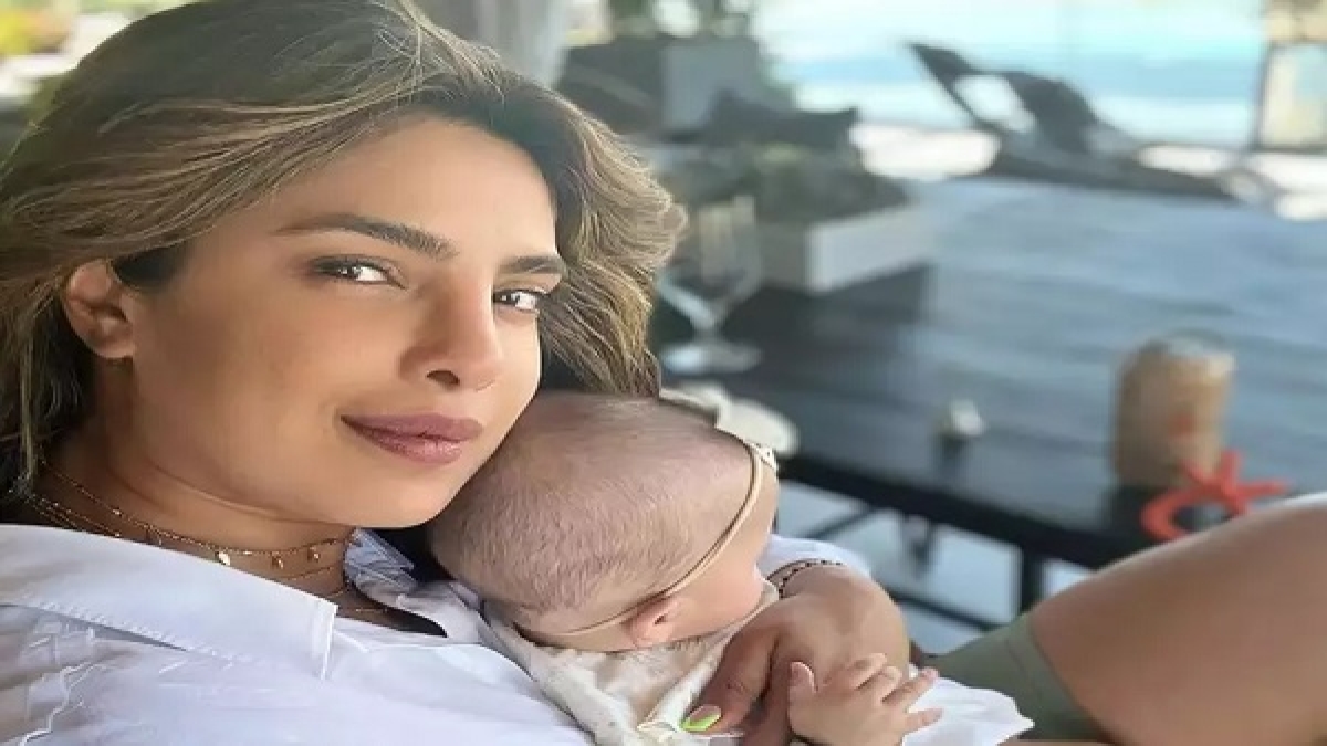 बेटी के साथ प्रियंका ने शेयर की फोटो