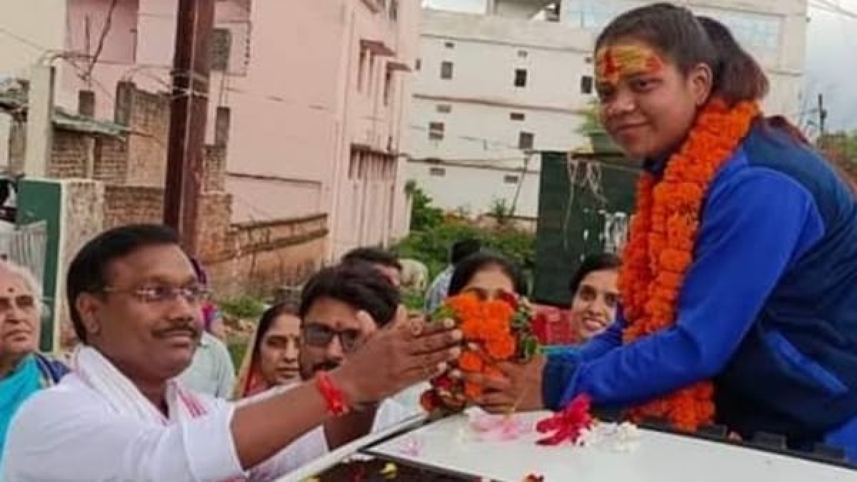 शहर से गांव तक हुआ स्वागत