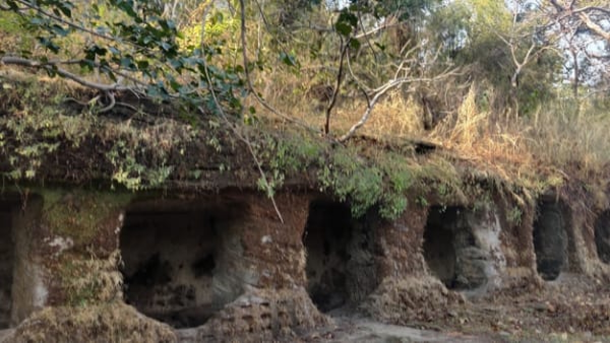 कई जिलों के नामों का वर्णन