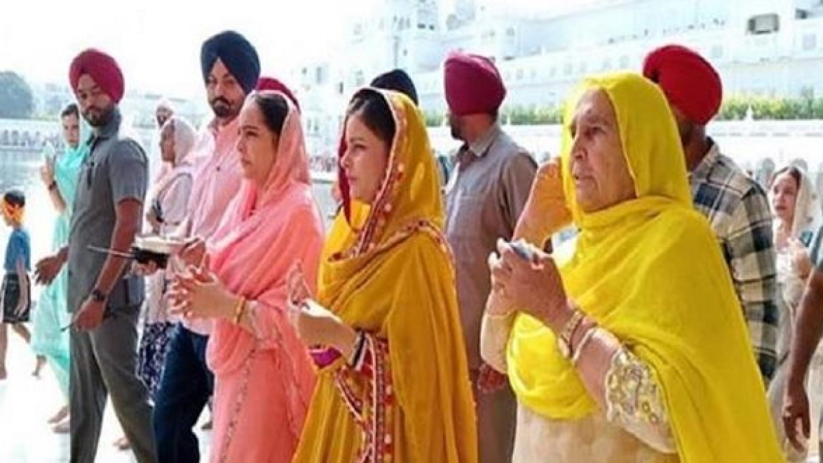Punjab: CM Bhagwant Manns Mother, wife and sister came to Shri Darbar Sahib Punjab: CM Bhagwant Manns Mother, wife and sister came to Shri Darbar Sahib