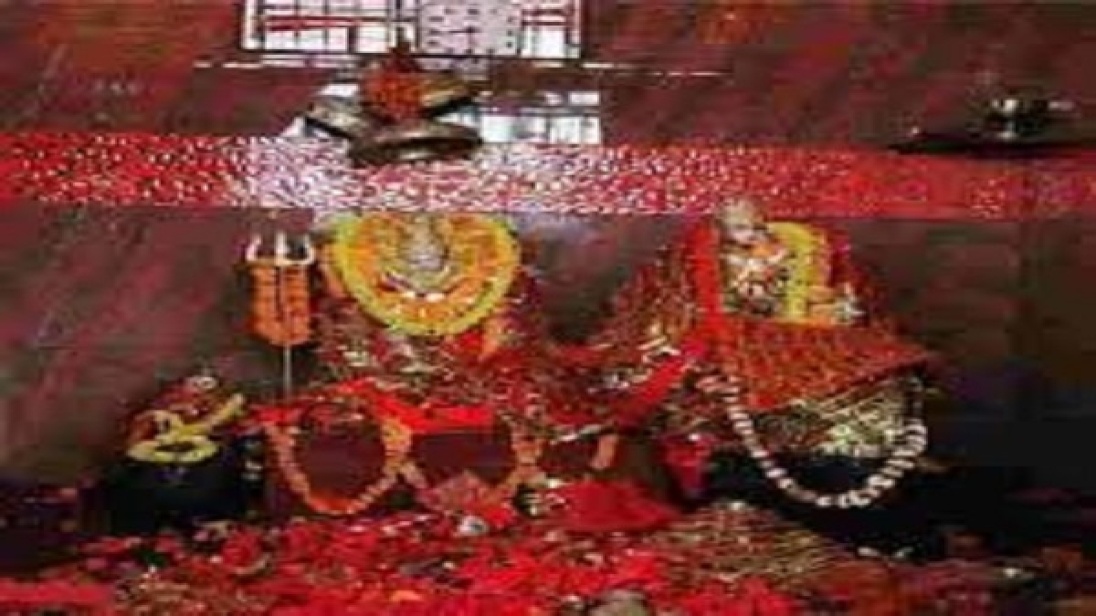 जंगल में स्थापित थी पिंडी