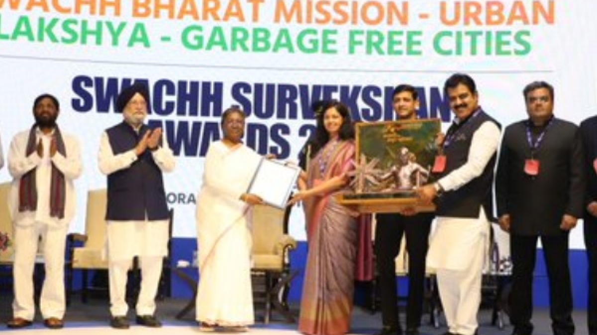 Swachh Survekshan Award 2022: Indore got title of cleanest city in country for sixth time Swachh Survekshan Award 2022: Indore got title of cleanest city in country for sixth time
