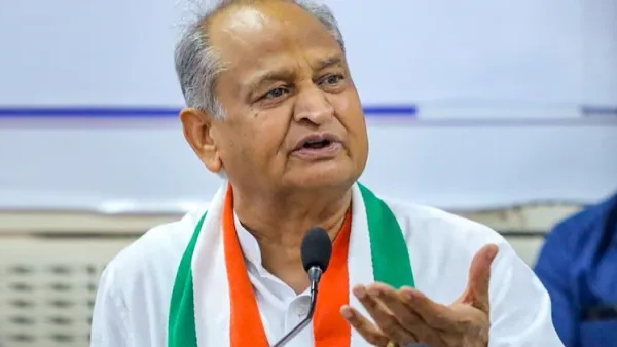 राजस्थान सरकार का अनूठा कदम, खादी के कपड़ों पर हुई बंपर छूट राजस्थान सरकार का अनूठा कदम, खादी के कपड़ों पर हुई बंपर छूट