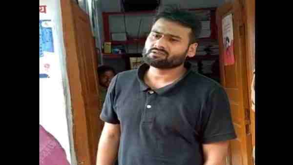 Bareilly News: Muslim man caught stealing money in temple Bareilly News: Muslim man caught stealing money in temple
