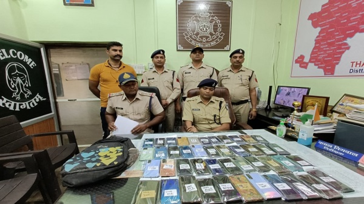 बांग्लादेश-नेपाल की सीमा पर खपाए जा रहे मप्र से चोरी मोबाइल बांग्लादेश-नेपाल की सीमा पर खपाए जा रहे मप्र से चोरी मोबाइल