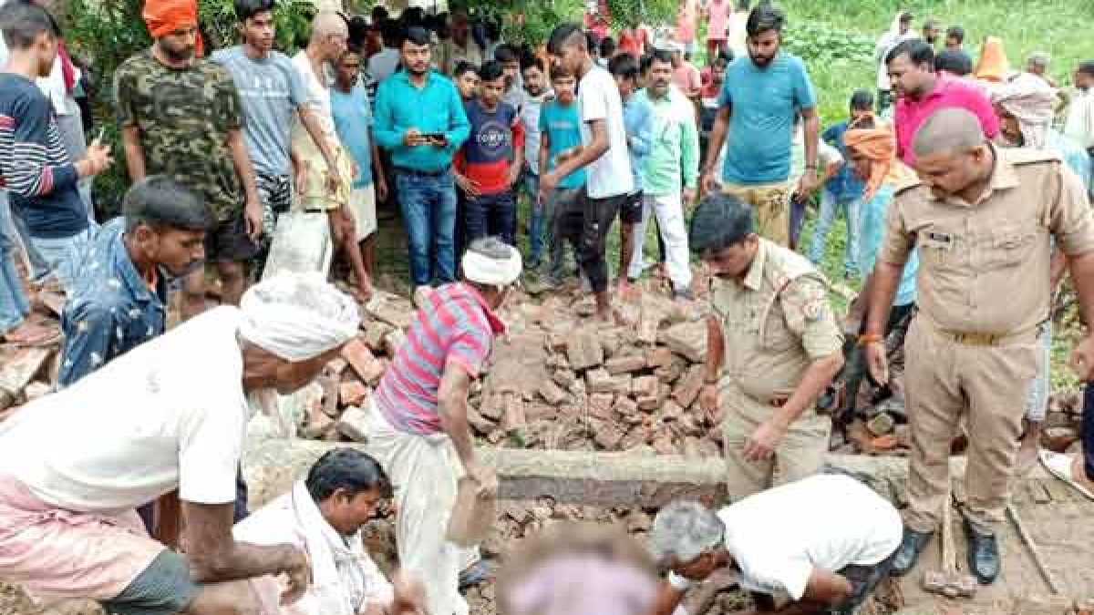 Chandauli prabhupur diwar incident Chandauli prabhupur diwar incident