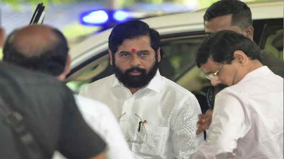 Maharashtra politics: CM Shinde Camp claims, two MPs and 5 MLAs of Uddhav faction are joining Maharashtra politics: CM Shinde Camp claims, two MPs and 5 MLAs of Uddhav faction are joining
