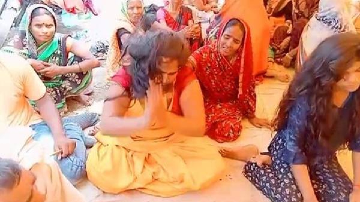 प्रेत-आत्माओं से आजाद होने की कोशिश