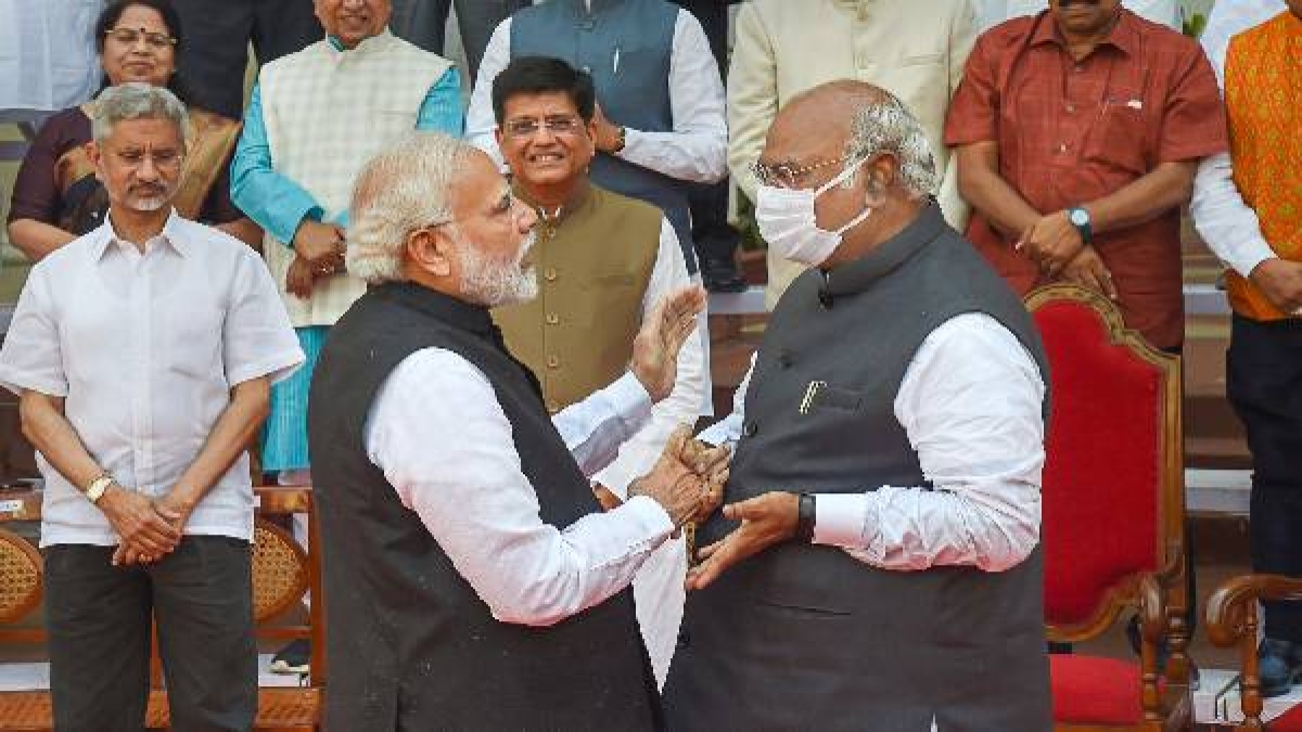 Modi wishes Mallikarjun Kharge Modi wishes Mallikarjun Kharge