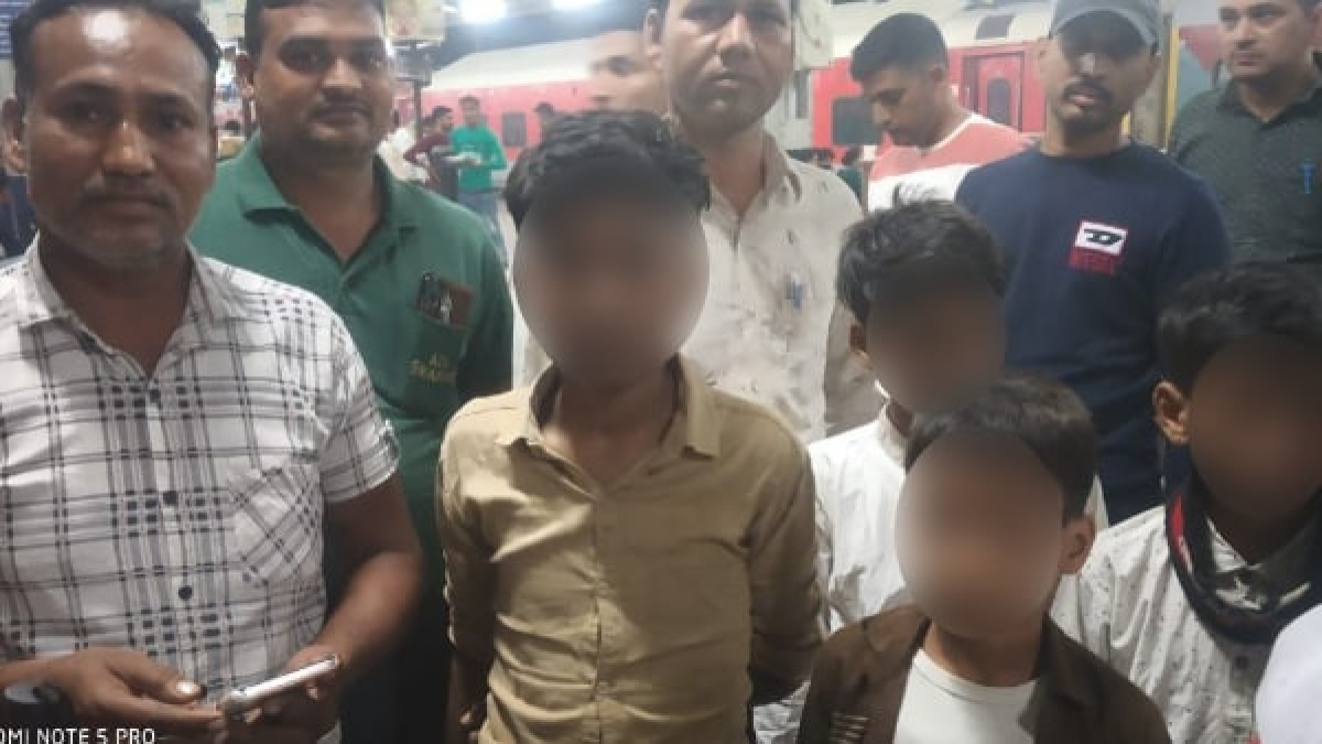 खेल खेल में निकले थे घर से बाहर