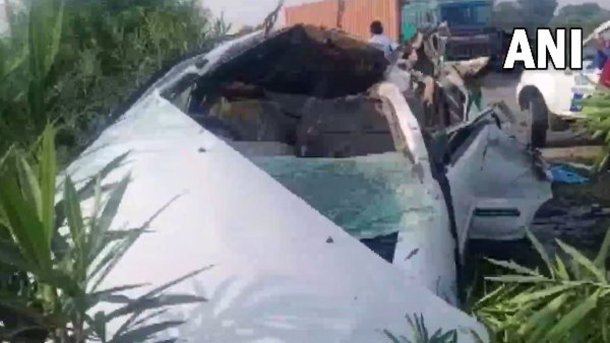 road accident in prayagraj five people lost life road accident in prayagraj five people lost life