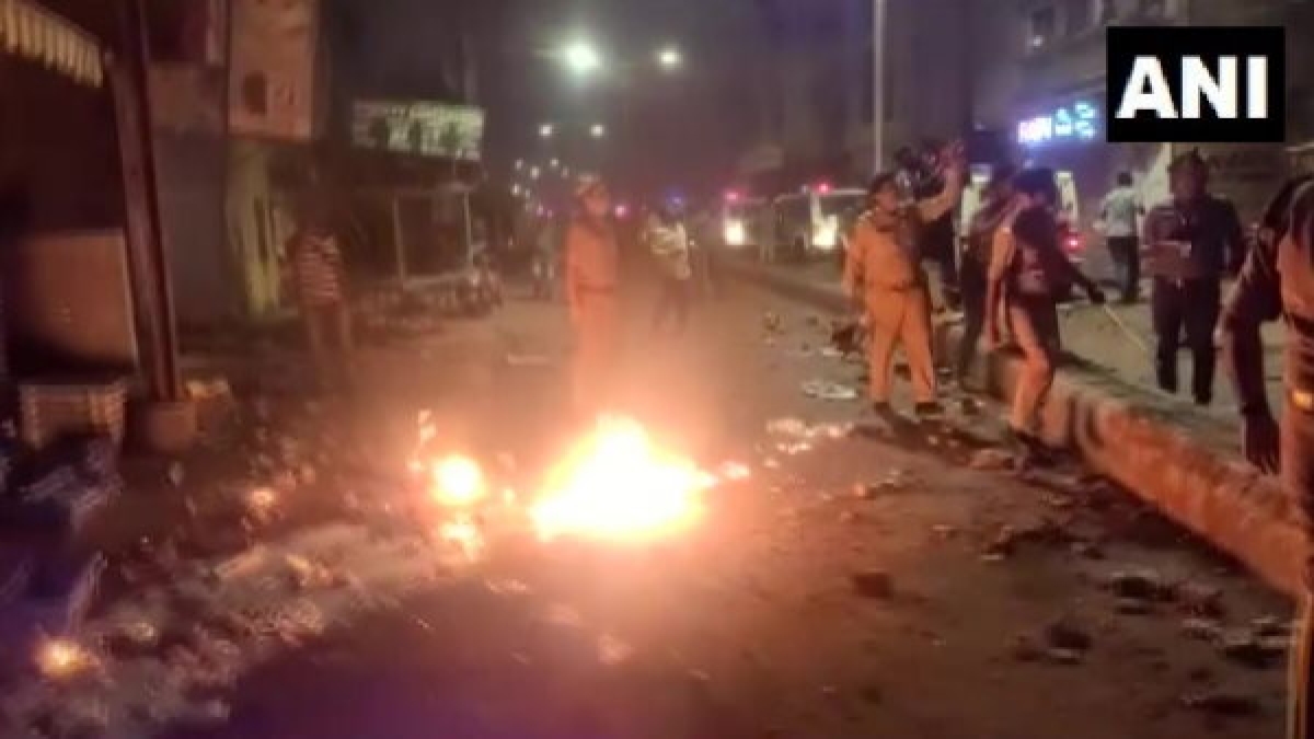 gujarat vadodara stone pelting on diwali night inquiry underway gujarat vadodara stone pelting on diwali night inquiry underway