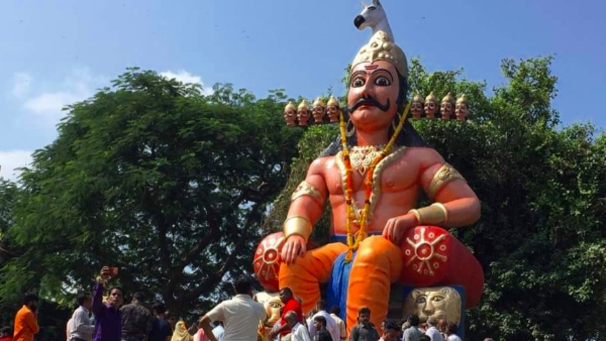 रावण के पुतले का दहन नहीं बल्कि की जाती है रावण की पूजा
