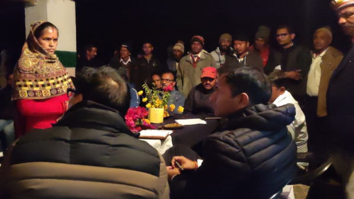 करीब तीन घंटे चली चौपाल