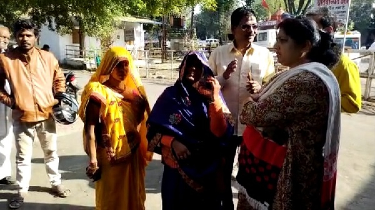 जिंदा समाधि लेने वाली थी महिला, देवदूतो से पहले पहुंची पुलिस जिंदा समाधि लेने वाली थी महिला, देवदूतो से पहले पहुंची पुलिस