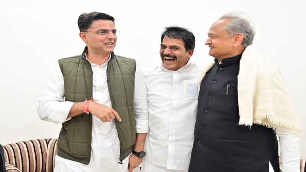 सीएम की कुर्सी को लेकर था विवाद