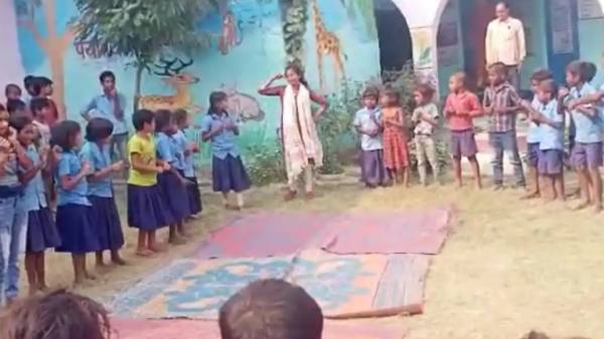 बच्चों को पढ़ाने का अनोखा अंदाज़