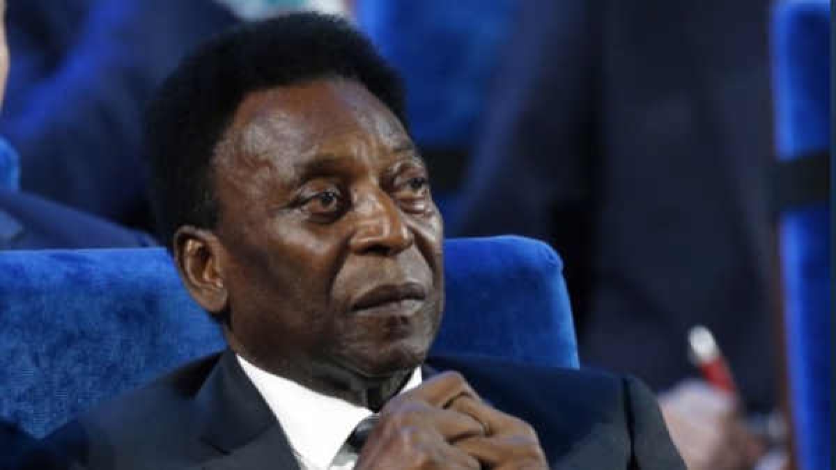 Pele hospitalized Pele hospitalized