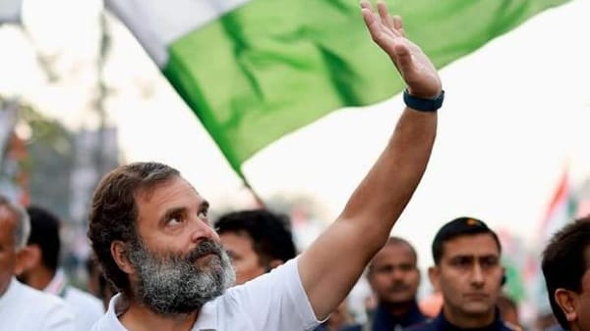 यात्रा में लगे मोदी-मोदी के नारे
