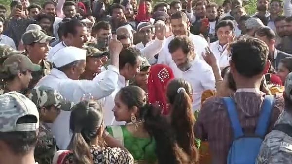 बड़ी संख्या में कांग्रेस कार्यकर्ता मौजूद