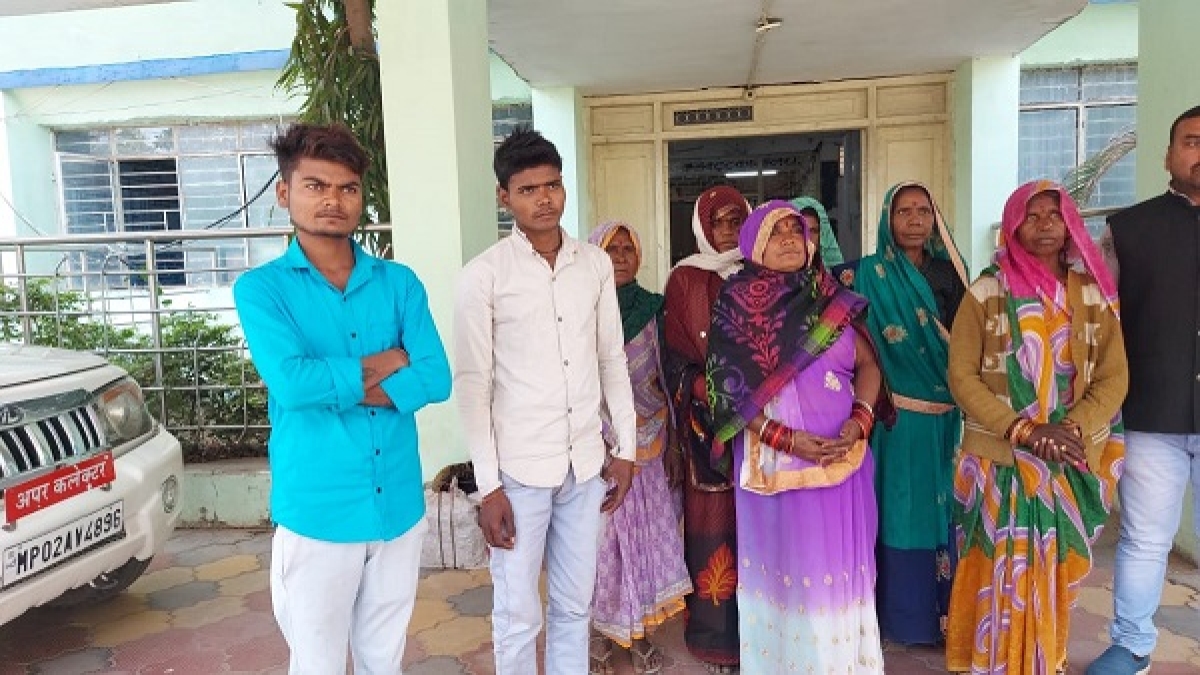 मप्र के मजदूरों को कर्नाटक में बंधक बनाया मप्र के मजदूरों को कर्नाटक में बंधक बनाया