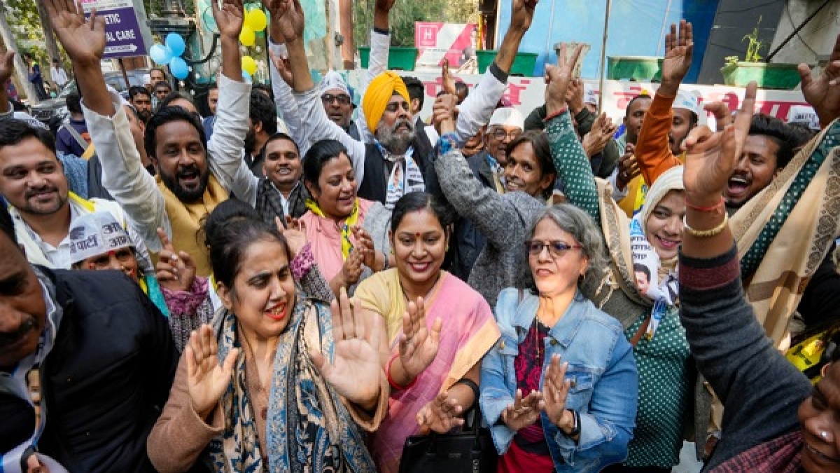 आप के वोट बैंक में गिरावट
