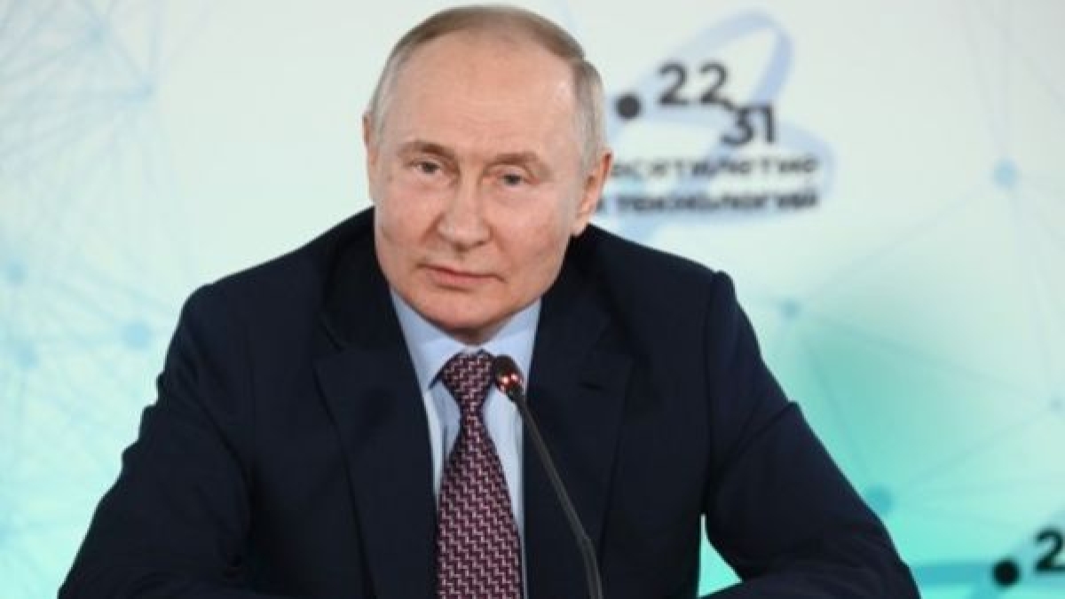 Putin Slipped On Stairs Putin Slipped On Stairs