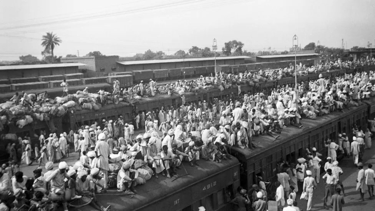 1947 में बंटवारे के कारण कई लोग दूसरी जगहों पर पलायन के लिए मजबूर हुए. 1947 में बंटवारे के कारण कई लोग दूसरी जगहों पर पलायन के लिए मजबूर हुए.