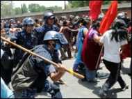 नेपाल में पुलिस और माओवादियों में संघर्ष