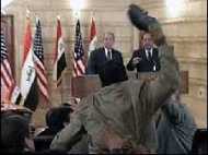 जूता फेंकने वाला पत्रकार रिहा हुआ