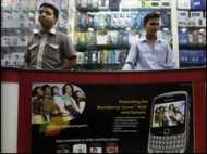 मोबाइल वही, कंपनी नई