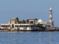 'फूल-शॉल के बदले पैसे करें दान', जानें मुंबई के हाजी अली दरगाह के ट्रस्टियों ने क्यों की ऐसी अपील