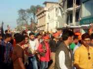 उन्नाव: शोभायात्रा के दौरान दो पक्षों में तनाव, पथराव से मचा बवाल, देखिए तस्वीरें