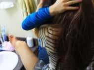 प्लेन के वॉशरूम में कपल हुआ अंतरंग, बाहर बैठे शख्स ने सबको दिखा दिया वीडियो