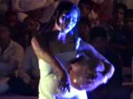 तस्वीरें: धार्मिक मेले में अश्लील डांस, लोगों में नाराजगी