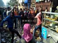 PICs: महिला सफाई कर्मचारी से की अभद्रता तो मिठाई विक्रेता का हुआ बुरा हाल