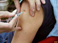 पीठ दर्द से निपटने के लिए इस व्यक्ति ने अपने वीर्य को  शरीर में किया इंजेक्ट